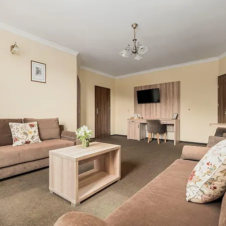 Pałac Nad Jeziorem Chociwel