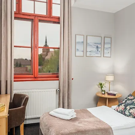 Nocleg ze śniadaniem Pałac Nad Jeziorem 3*