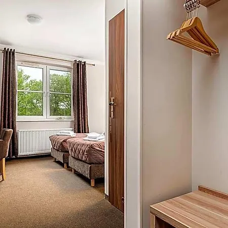Palac Nad Jeziorem Bed & Breakfast 3*