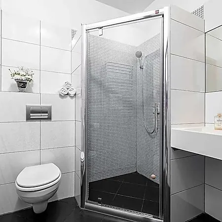 Bed & Breakfast Palac Nad Jeziorem Chociwel