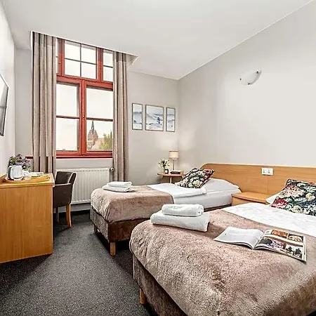 Palac Nad Jeziorem Bed & Breakfast 3*