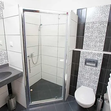 Bed & Breakfast Palac Nad Jeziorem 3*