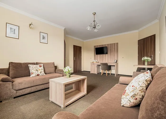 Palac Nad Jeziorem Chociwel