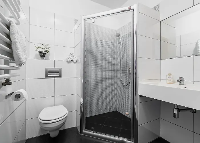 Palac Nad Jeziorem 3*