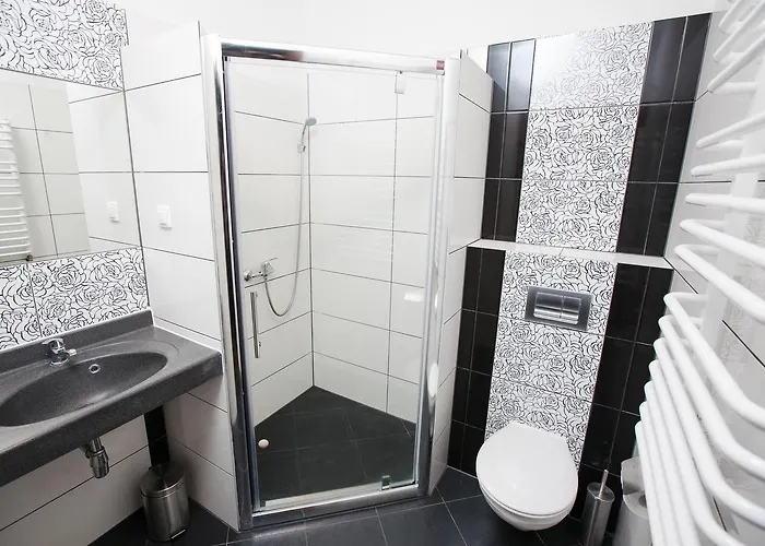 Palac Nad Jeziorem Bed and breakfast 3*